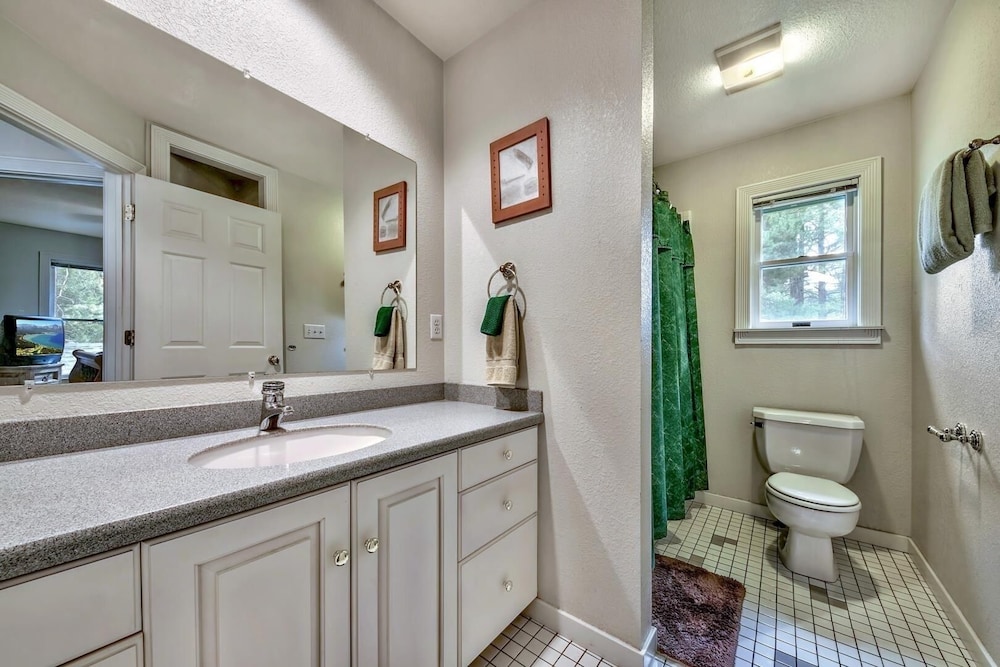 1624p The Player Cabin 3 Bedroom Home by Redawning view 4