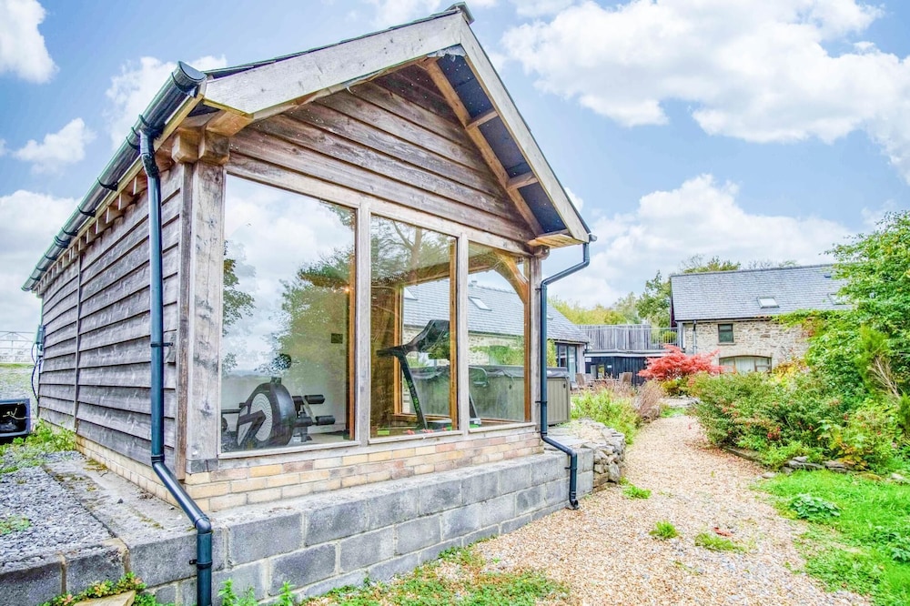 West Barn - 2 Bedroom Cottage - Llandeilo