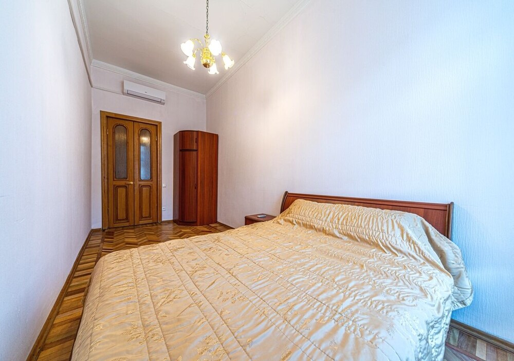 Apartment in the Palace Square view 3
