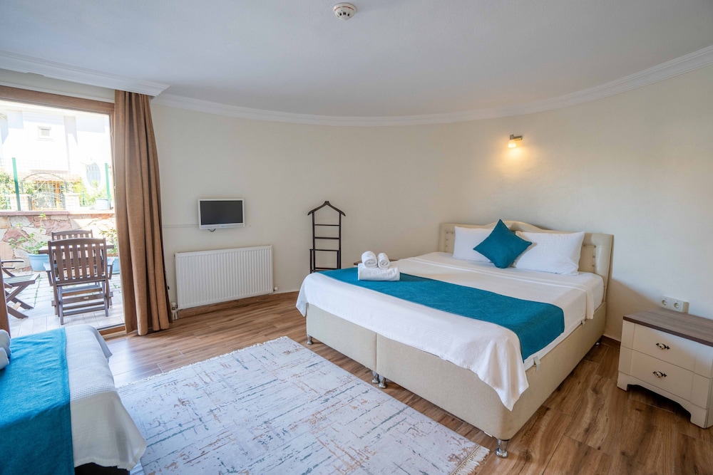 Cunda Giritlioğlu Otel Yetişkinlere Özel +12 - Image 29