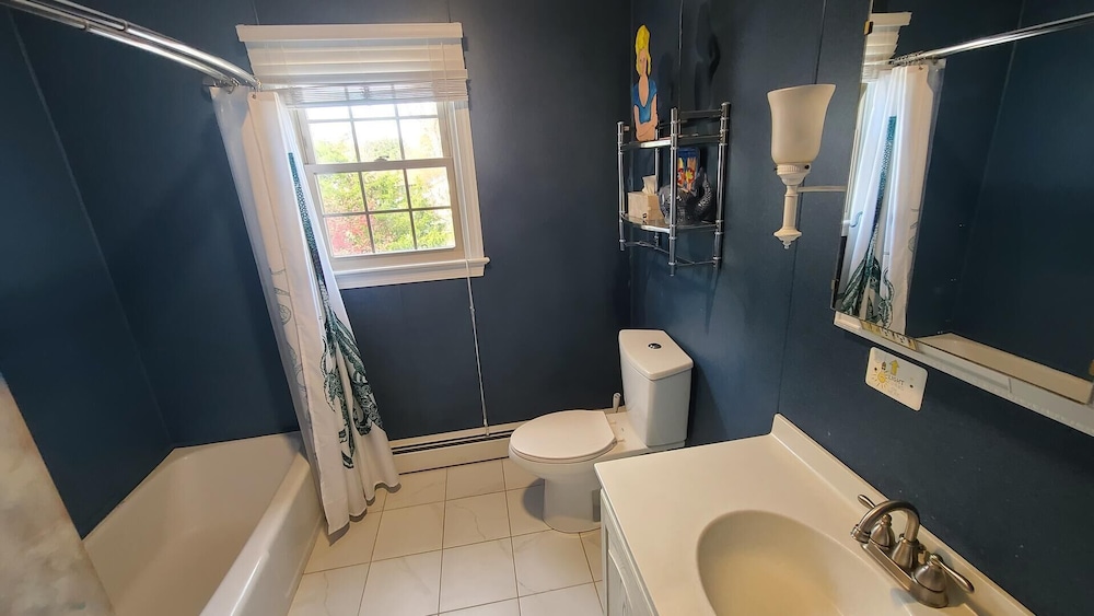Laurel Street 323