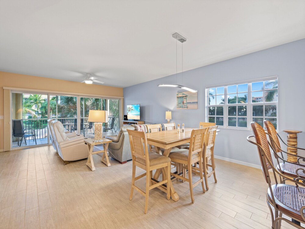 Bella Lago 324 by Distinctive Beach Rentals