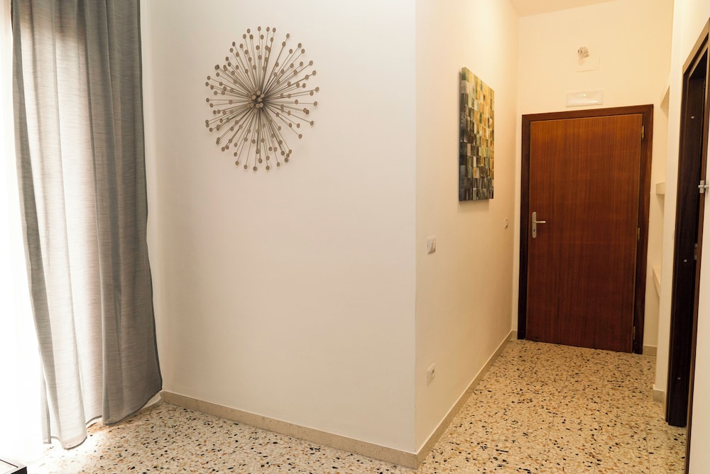 CASA CARRELLA