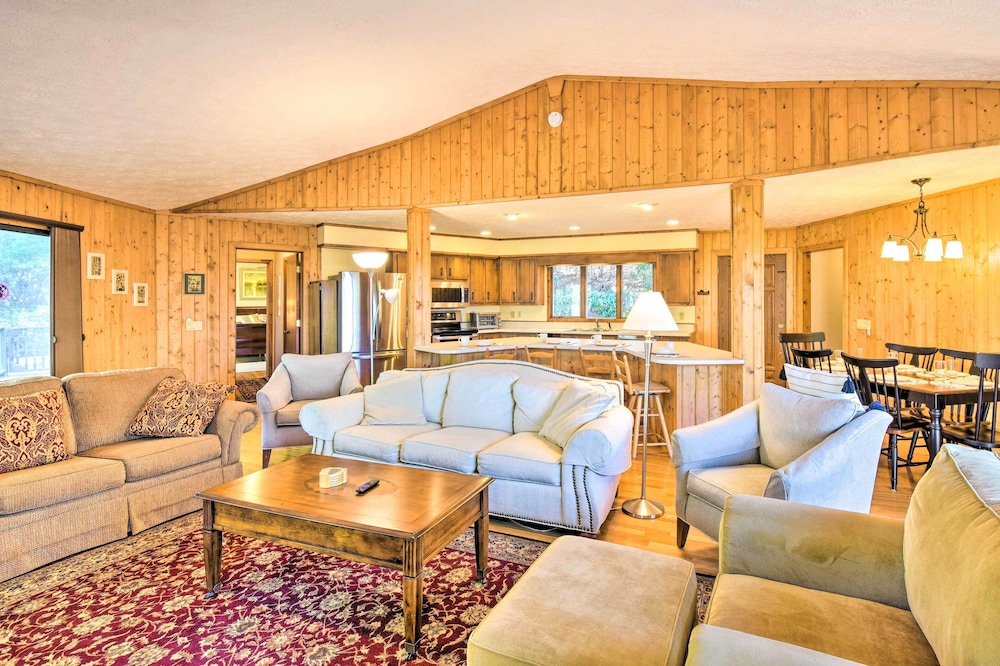 Woodsy Sky Valley Cottage, 8 Mi to Dillard! view 5