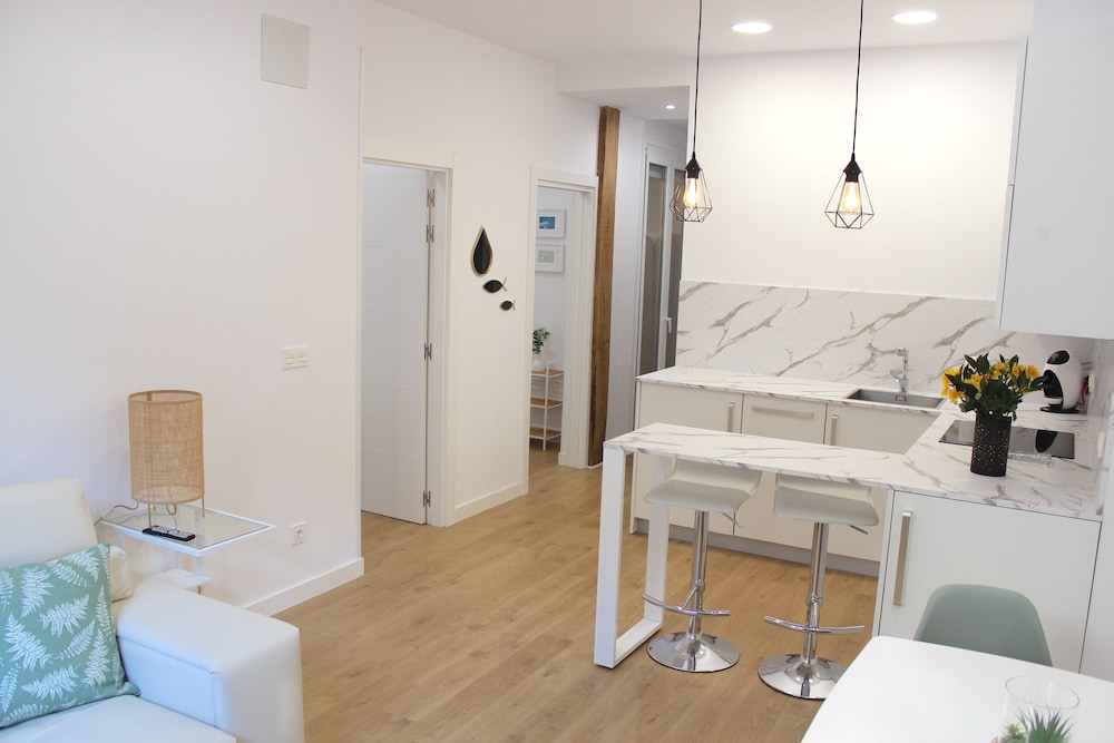 CENTRAL APARTMENT NEAR THE SEA - by SanSebastianApartments.es