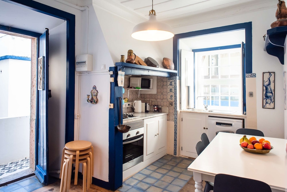 Central Ericeira Apartment With Lift