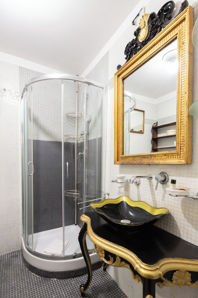Elegant apartment in Trastevere- Bolognese 45