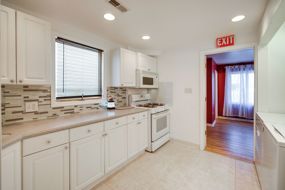 Eclectic Atlantic City Home ~ 1 Mi to Casinos!