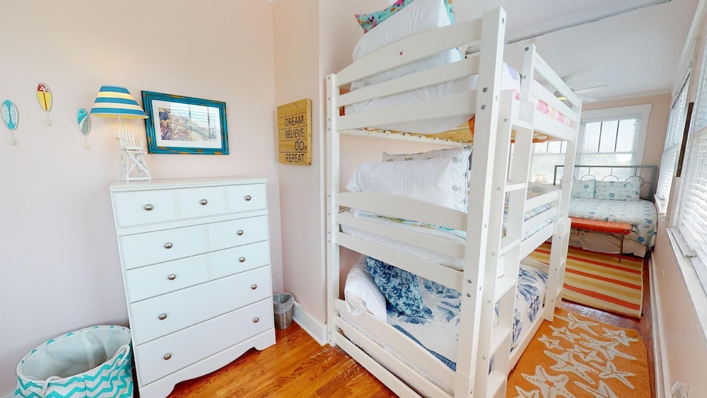 Thirst N' Howl by Tybee Vacation Rentals