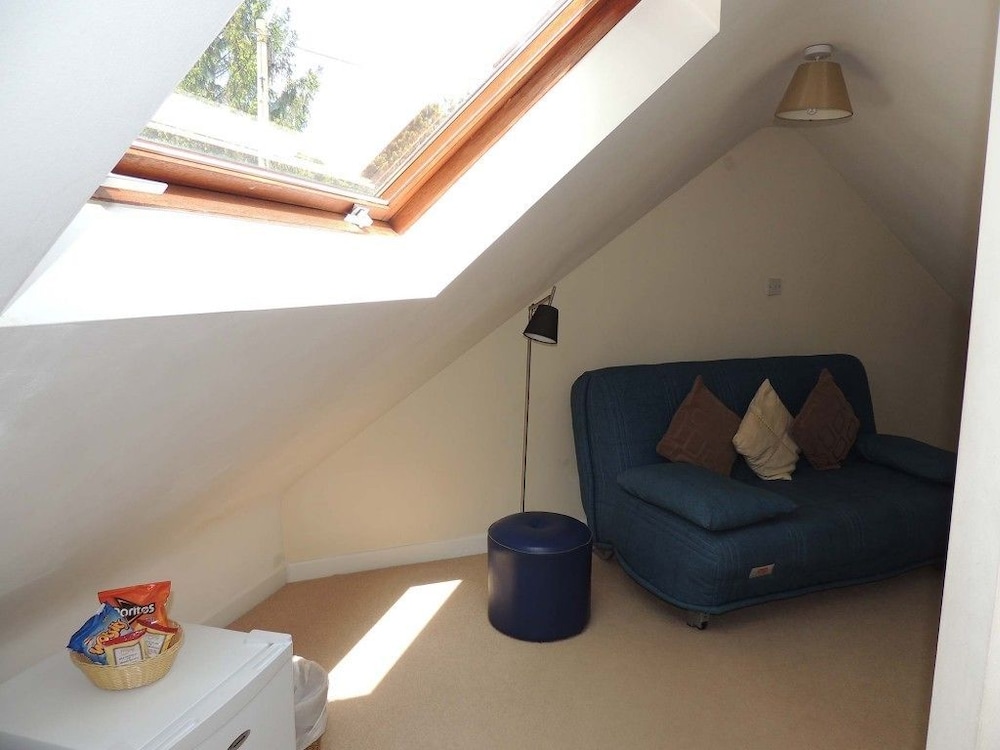 Worcester Vacations - The Manor Coach House - Property Image 10