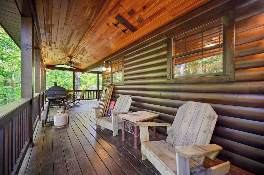 Sunset Ridge Cozy Cabin for 6