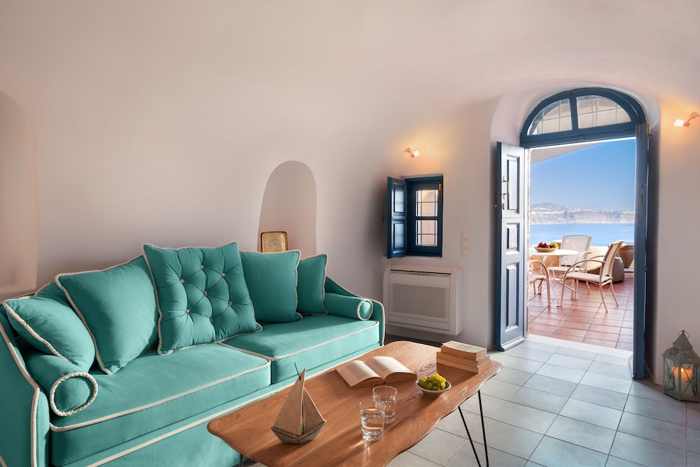 Horizon Aeifos Suites view 2