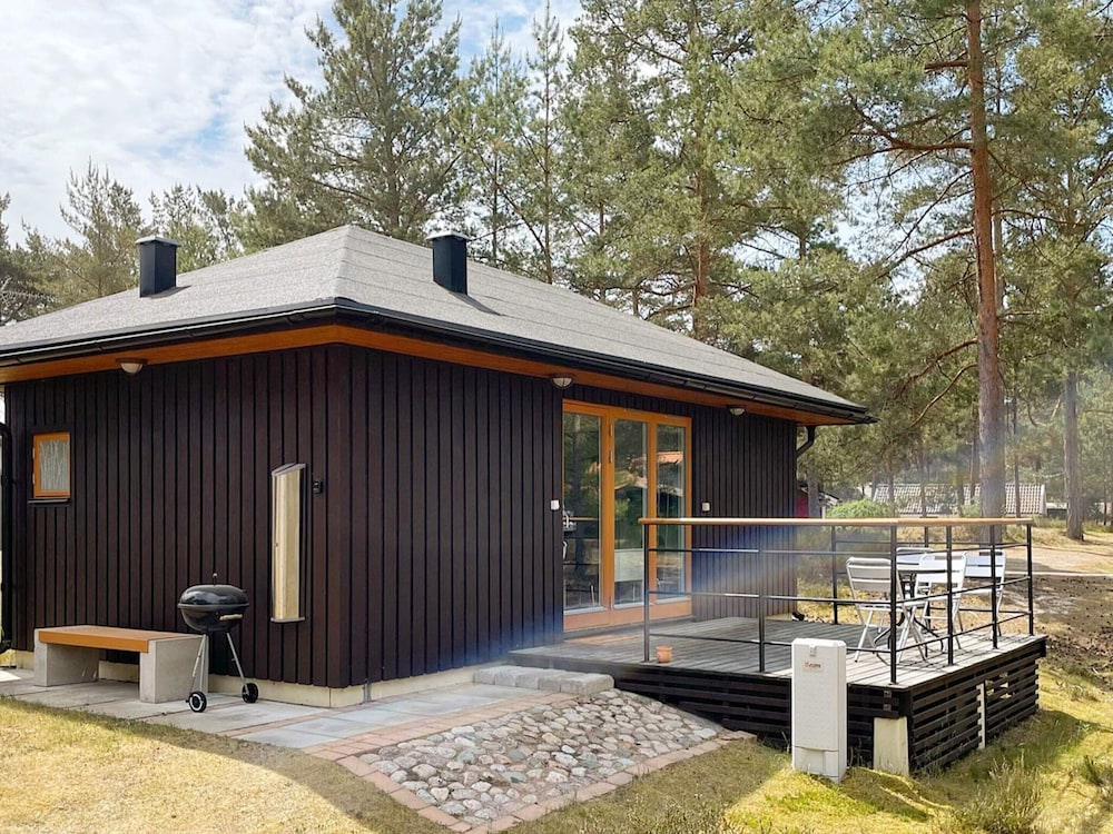Cozy Cottage Near Beach in Ahus