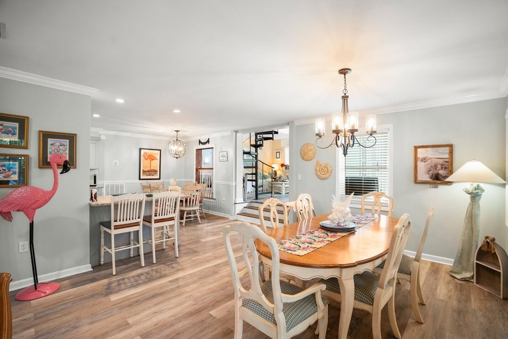 Distinctive Island Living - 835 Bonito Rd, Fripp Island