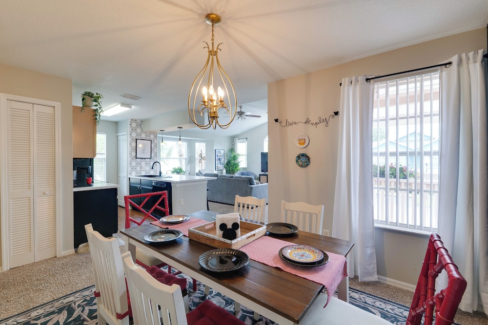 5 Mi to Wdw: Resort-style Condo w/ Pool Access