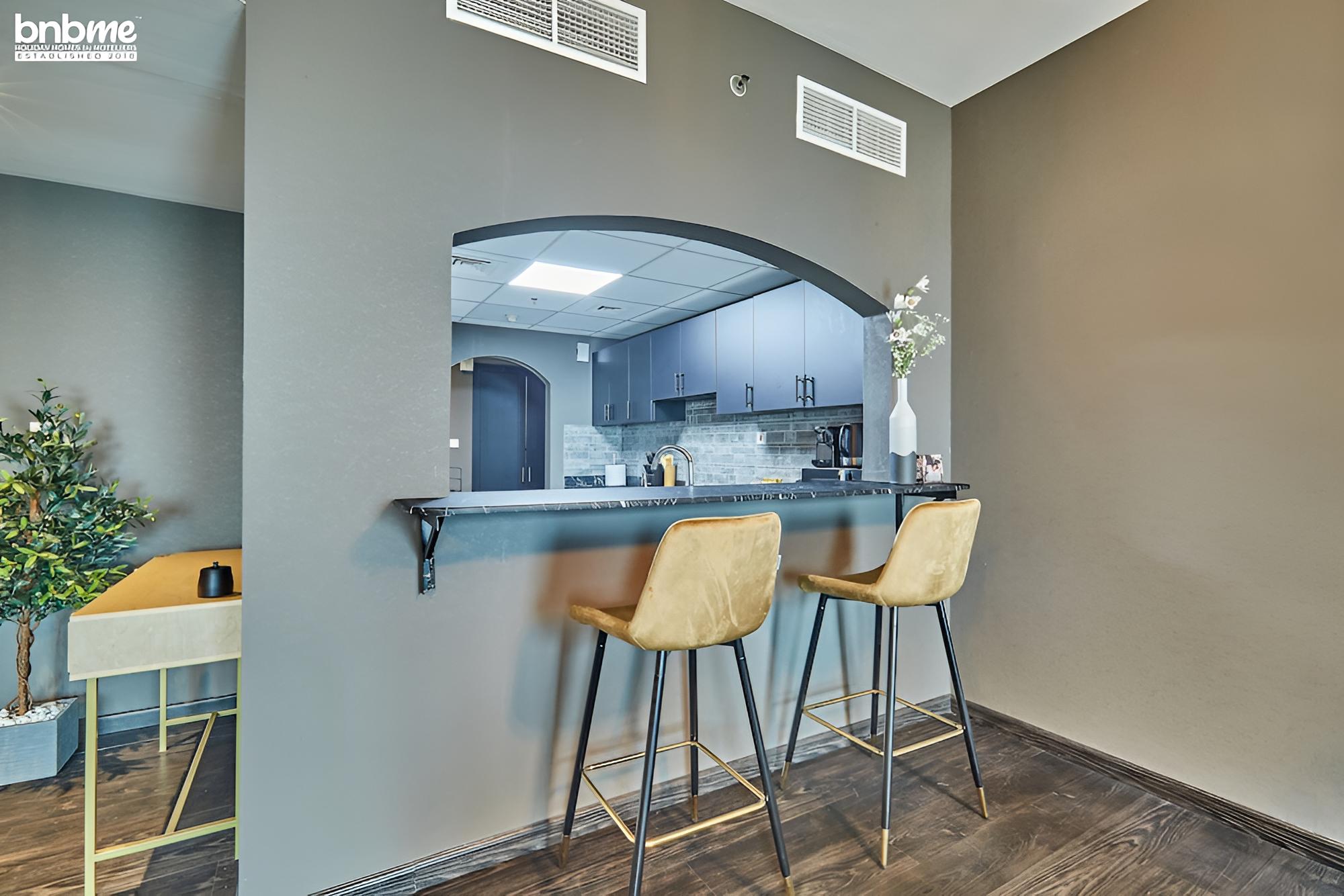 3B Lakepoint Tower 3701 by bnbme homes