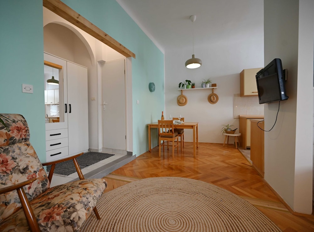 Sweet and Winding Centre Lodge