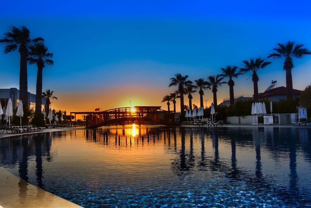 Palm Wings Beach Resort & Spa Kusadasi- All Inclusive