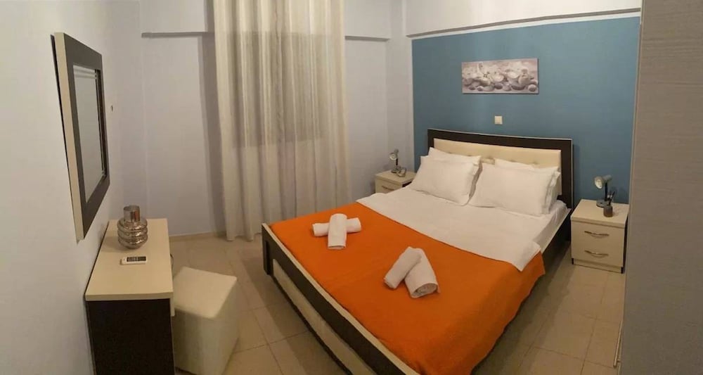 Villa Orestis - Stoupa Garden Getaway