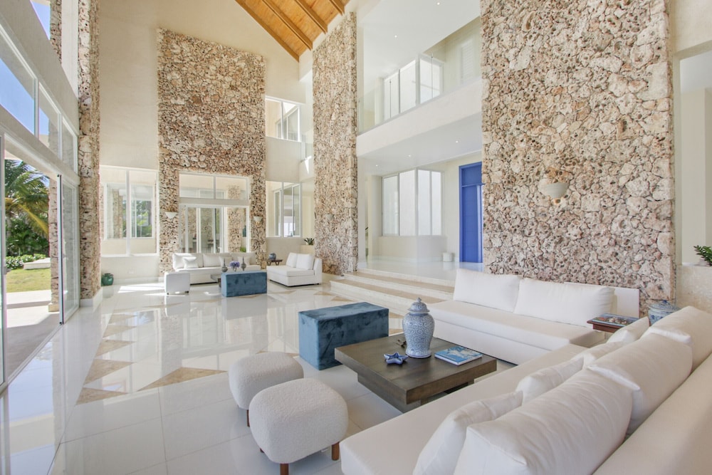 Stunning 6BR Villa With Ocean View in Cap Cana