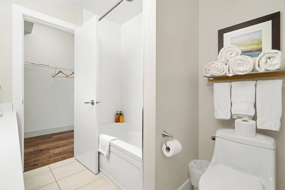 Embrace Serenity Luxe 2BR Suite