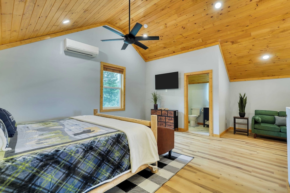 Hot Tub, Game Room & Views Near Downtown Gatlinburg Perfect Too by Avantstay