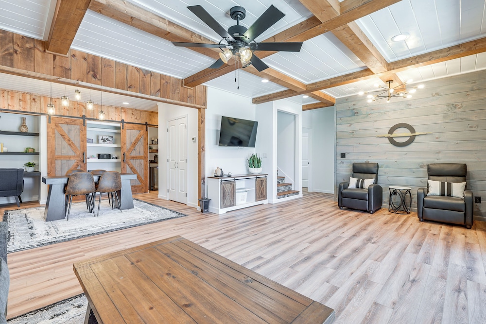 Ellijay Home 4 Mi to Dtwn: Hot Tub & Resort Perks!