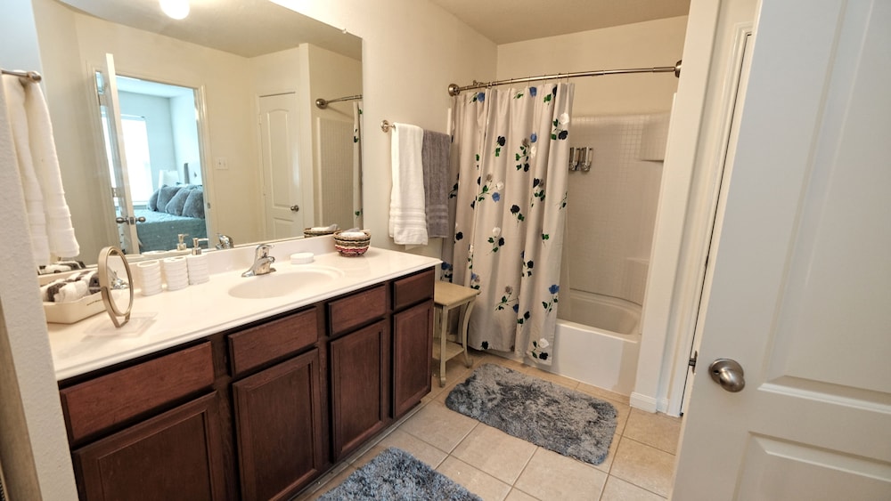3Bdrm 2Bath 5Beds - IAH Airport, Humble