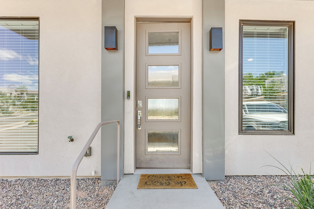 Pool Access: St George Townhome Near Trails!