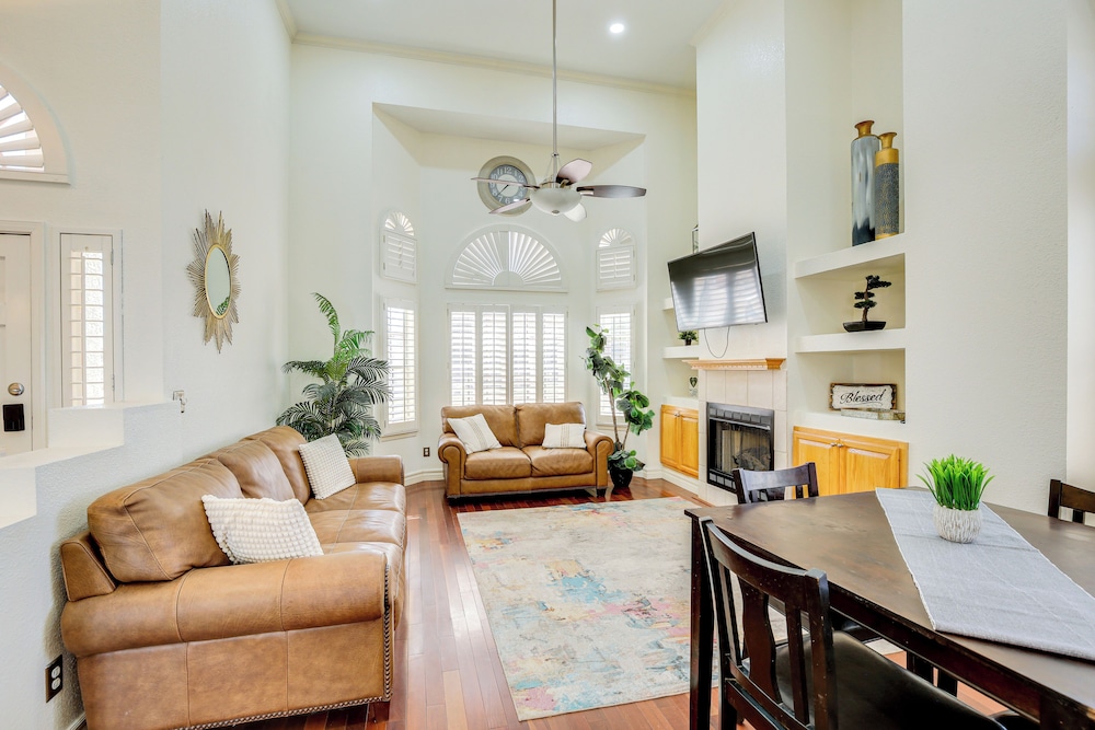Patio, Pool & Spa: Family Retreat in Horizon City!