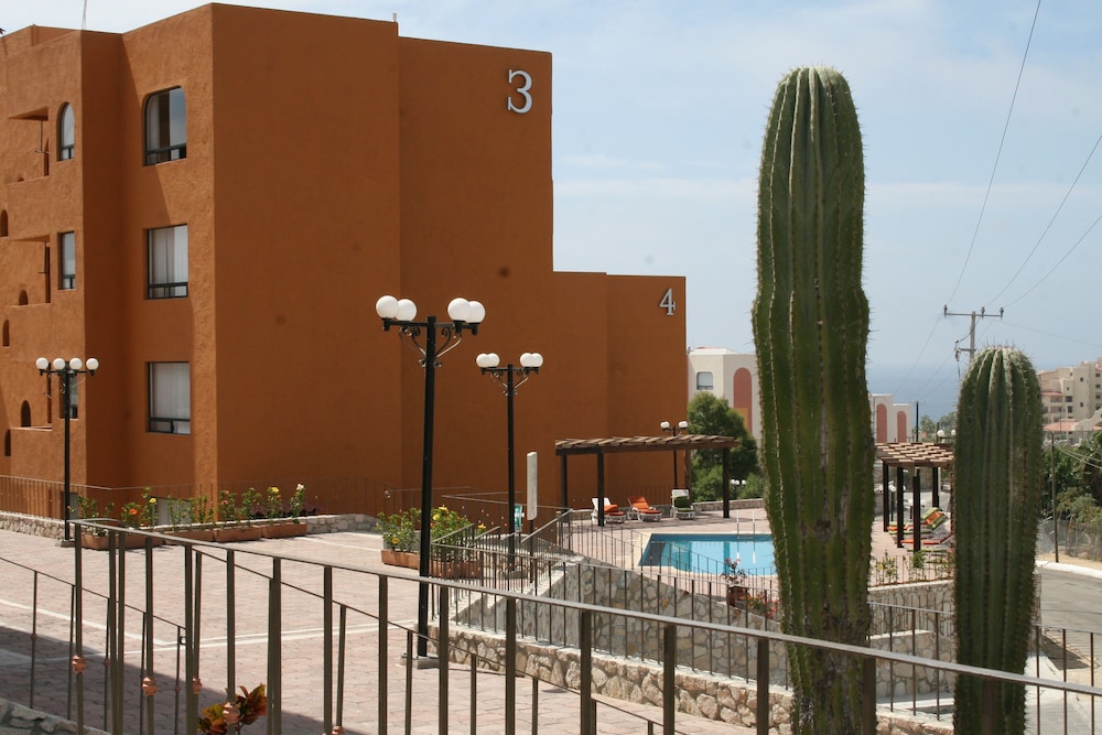 Sunrock Hotel and Suites