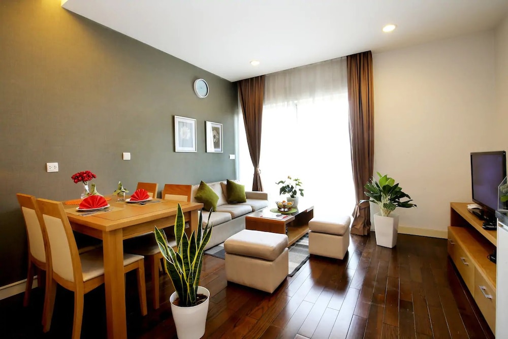 Bayhomes Lancaster Serviced Apartment