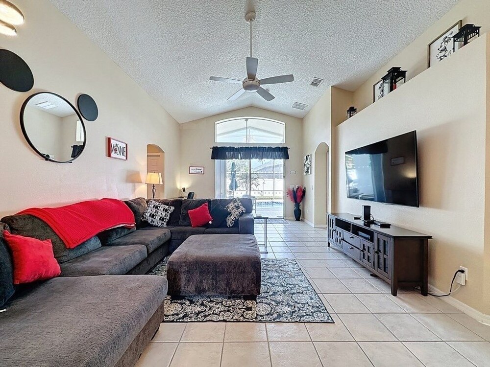 Spacious 4 Bed Villa With Pool/spa And Game Room 4 Bedroom Villa