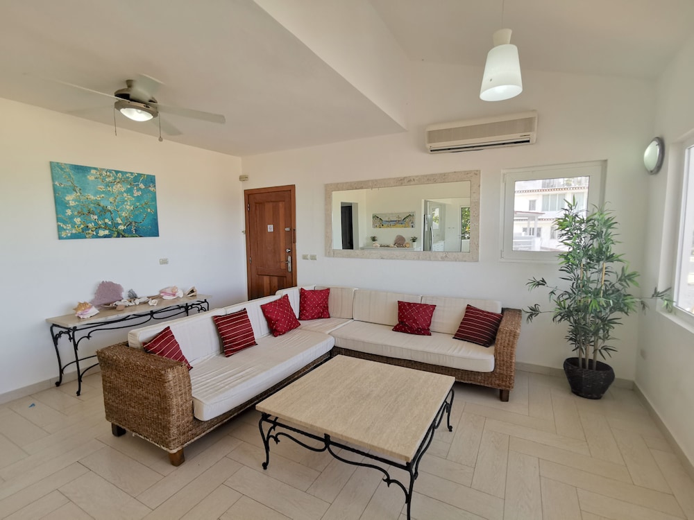 Los Corales Tropical Beach Resort & SPA