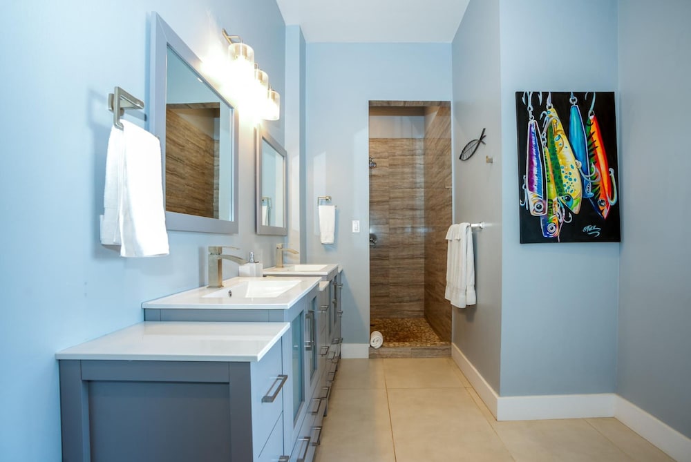 Oceanfront Sunset Gecko Condo - Ground Floor 1A