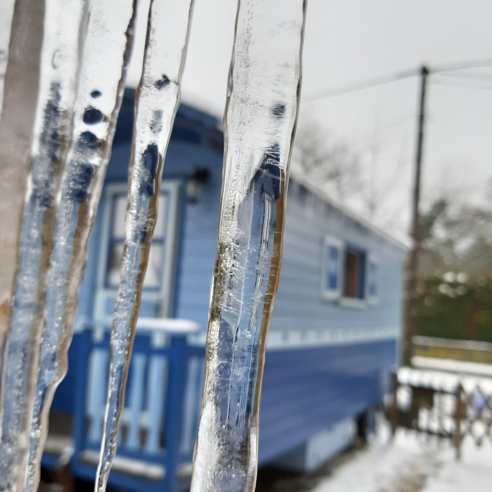Cozy Little Blue Caravan in Scy Belgique