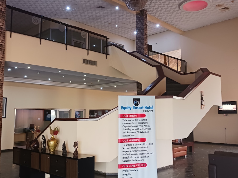 Lobby & Reception
