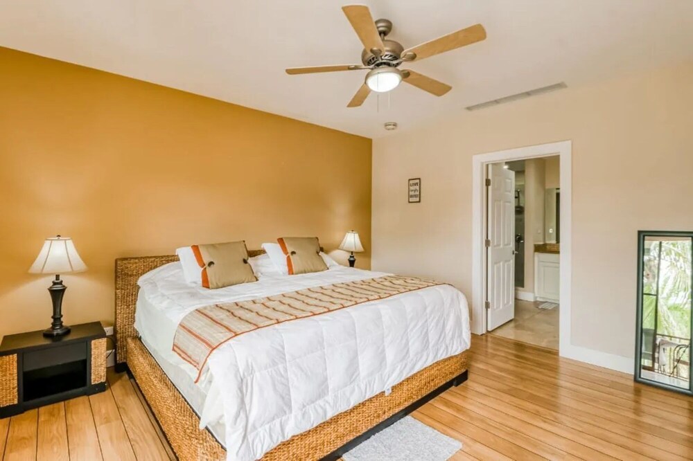 Elegant Condo in High-End Resort Community with Pool and Beach Club Access