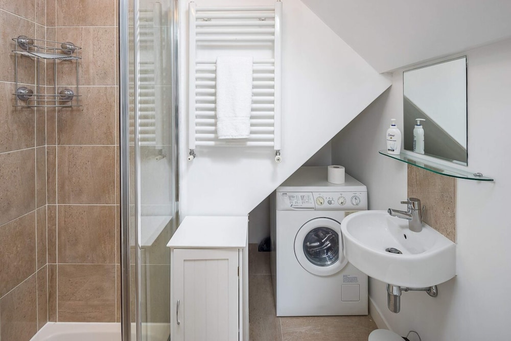 Lovely Designer 1 Bedroom Shepherd's Bush 7 min to Tube