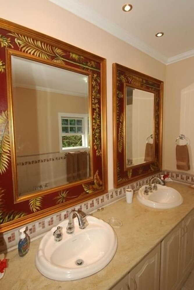 San Bar 6BR by Jamaican Treasures