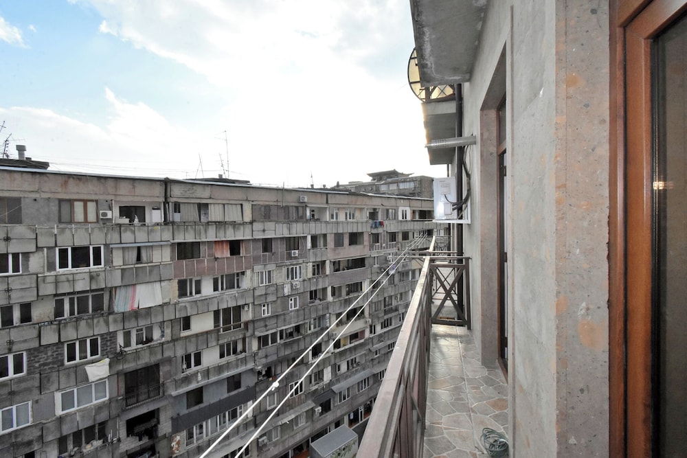 Apartment on Kajaznuni street