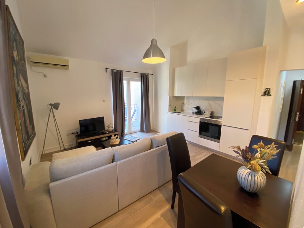 HOUSE 44 Apartments