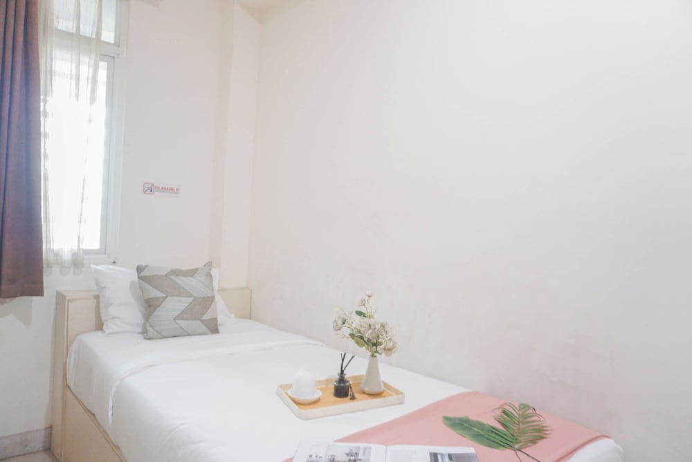 Comfy And Modern 2Br Grand Kamala Lagoon Apartment