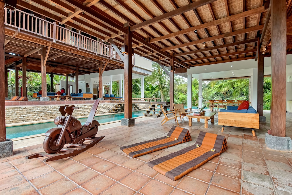 Villa Atas Awan
