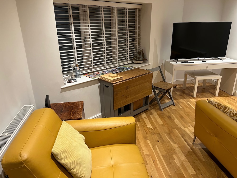 Seaside Cottage Escape in Paignton - Sleeps 4