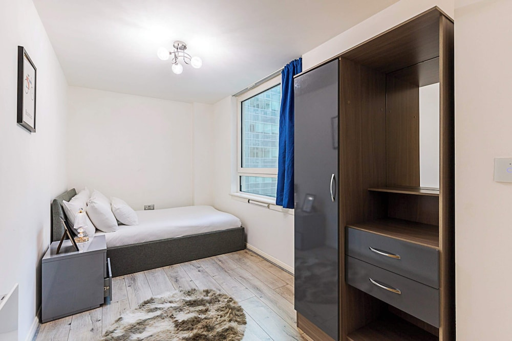 Modern and Minimalist Flat in Vauxhall