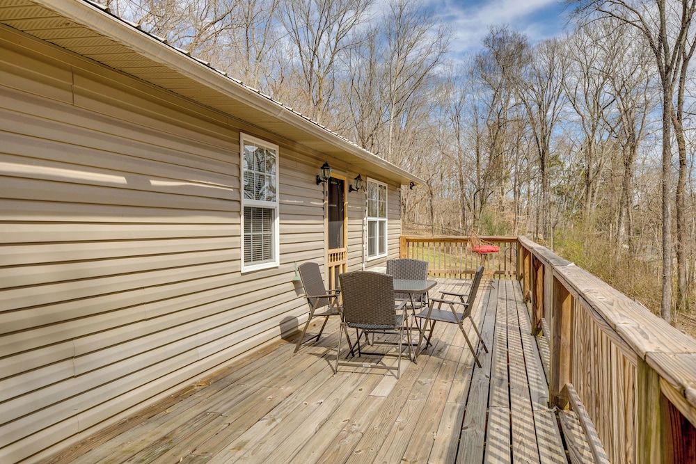 Peaceful Cabin at Lake Logan w/ Spacious Yard!