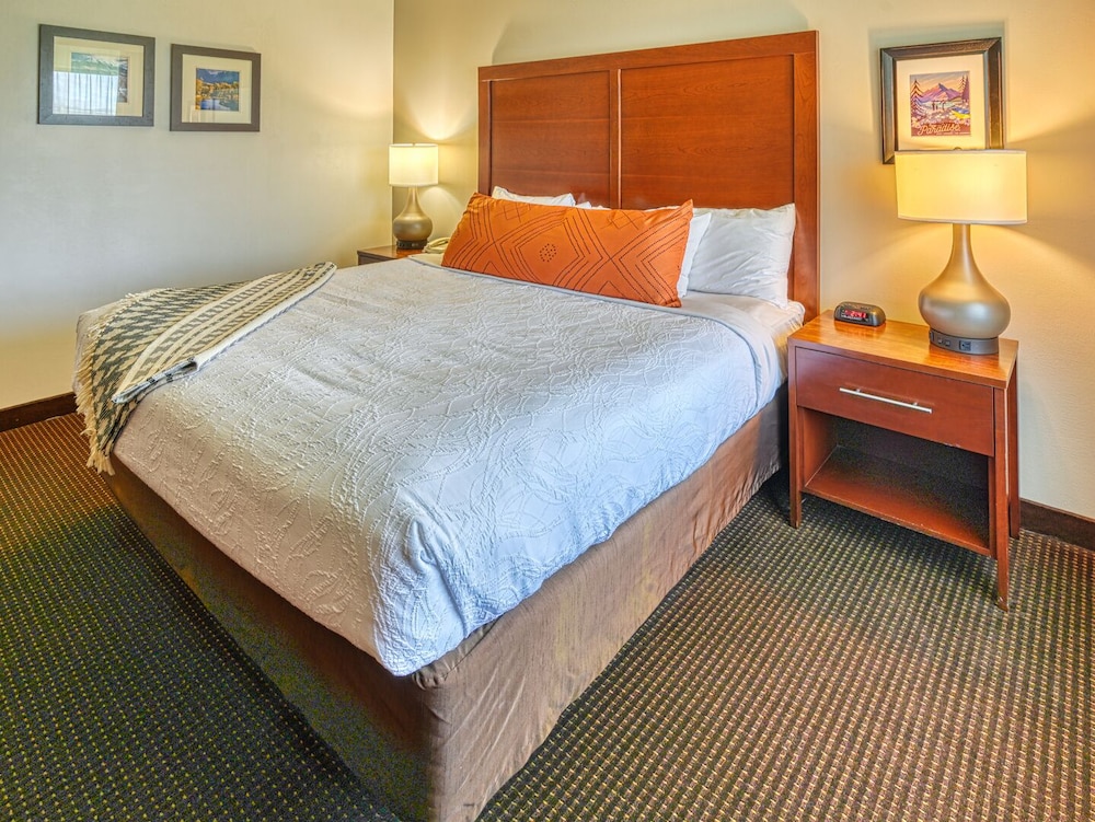 Yellowstone River Inn & Suites