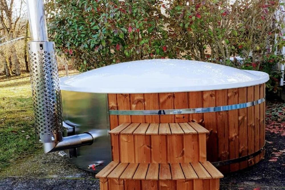 Holiday Home in Dordogne With Pool & Bubble Bath