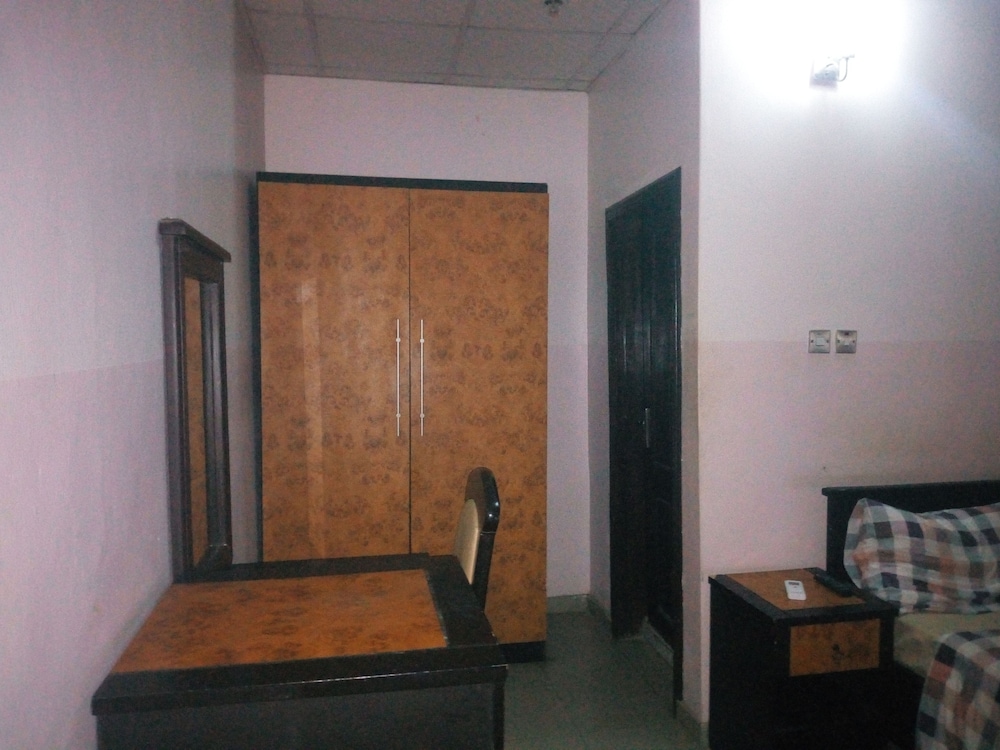 Bayse One Executive Suites and Bar